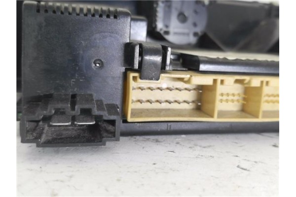 Recambio de mandos climatizador para audi a2 (8z) 1.6 fsi referencia OEM IAM 8Z0820043D  