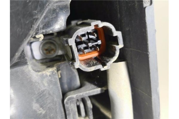 Recambio de piloto trasero derecho para ssangyong kyron 2.0 200 xdi referencia OEM IAM 8360209  