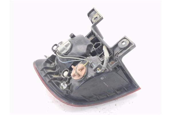 Recambio de piloto trasero derecho para ssangyong kyron 2.0 200 xdi referencia OEM IAM 8360209  