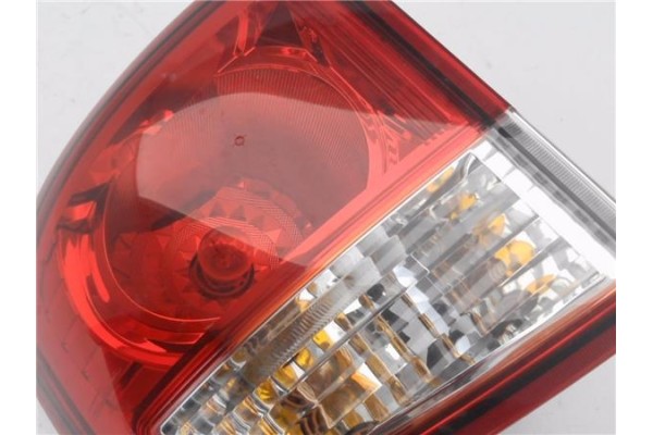 Recambio de piloto trasero izquierdo para ssangyong kyron 2.0 200 xdi referencia OEM IAM 8360109  