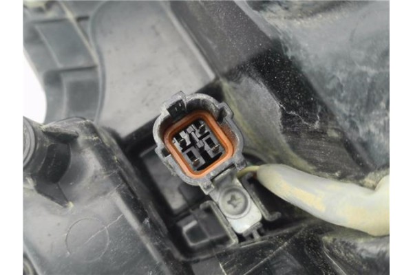 Recambio de piloto porton trasero derecho para ssangyong kyron 2.0 200 xdi referencia OEM IAM 8360409  