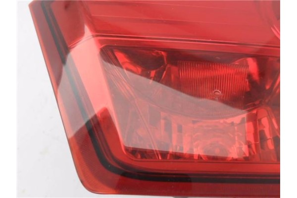 Recambio de piloto porton trasero derecho para ssangyong kyron 2.0 200 xdi referencia OEM IAM 8360409  