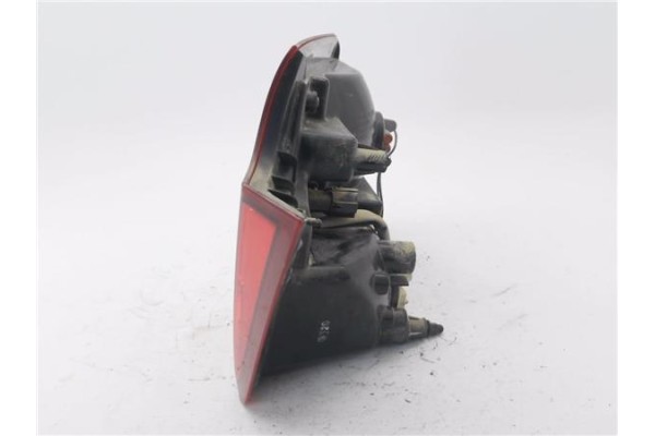 Recambio de piloto porton trasero izquierdo para ssangyong kyron 2.0 200 xdi referencia OEM IAM 8360309  