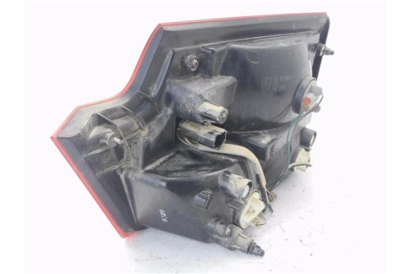 Recambio de piloto porton trasero izquierdo para ssangyong kyron 2.0 200 xdi referencia OEM IAM 8360309  