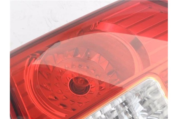 Recambio de piloto porton trasero izquierdo para ssangyong kyron 2.0 200 xdi referencia OEM IAM 8360309  