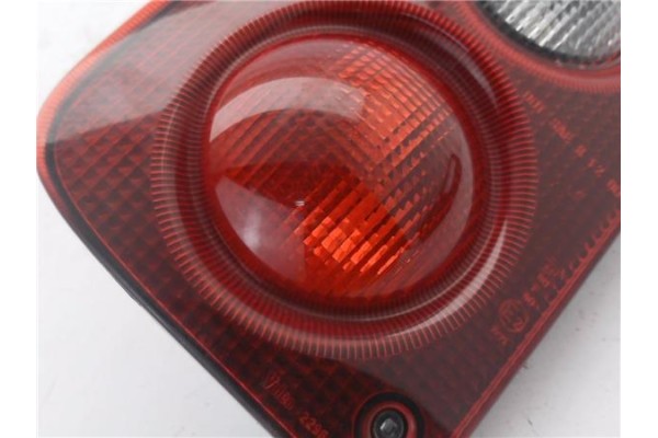 Recambio de piloto trasero izquierdo para land rover freelander (ln) 2.0 di referencia OEM IAM 22960102 AMR4002 