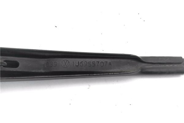 Recambio de brazo limpiaparabrisas trasero para volkswagen golf iv berlina (1j1) 1.6 referencia OEM IAM 1J6955707A  