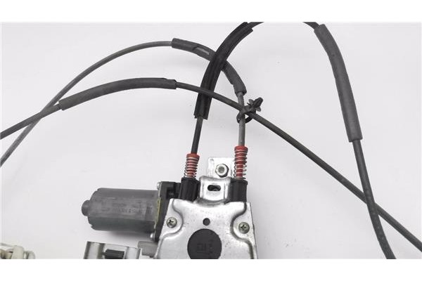 Recambio de mecanismo elevalunas delantero derecho para citroen berlingo combi 1.6 hdi 90 referencia OEM IAM 0130821762  