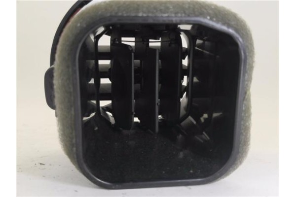 Recambio de rejilla entrada de aire para seat ibiza (kj1) 1.0 fr referencia OEM IAM 6F0819203J  