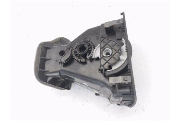 Recambio de rejilla entrada de aire para volkswagen golf vi (5k1) 1.4 advance referencia OEM IAM 5K0819703K 5K0819709D 