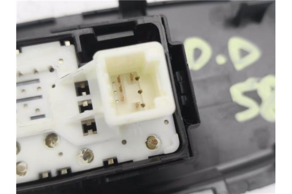 Recambio de mando elevalunas delantero derecho para toyota prius (zvw30) 1.8 hybrid referencia OEM IAM 7423147110  