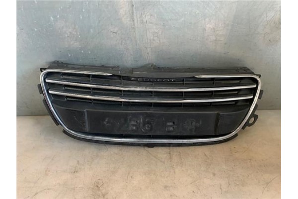 Recambio de rejilla capo para peugeot 508 1.6 active referencia OEM IAM 9686571877  
