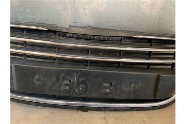 Recambio de rejilla capo para peugeot 508 1.6 active referencia OEM IAM 9686571877  