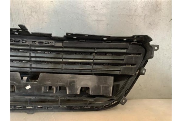 Recambio de rejilla capo para peugeot 508 1.6 active referencia OEM IAM 9686571877  