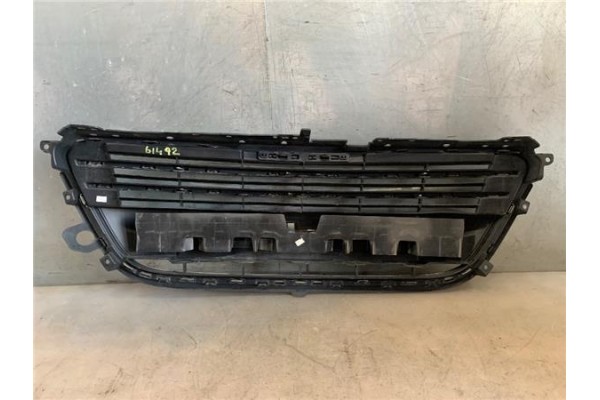 Recambio de rejilla capo para peugeot 508 1.6 active referencia OEM IAM 9686571877  