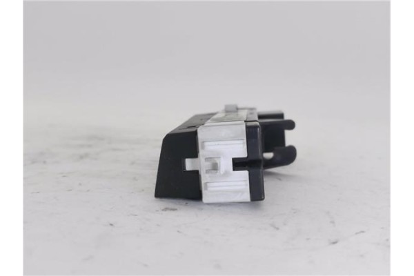 Recambio de interruptor airbag acompañante para toyota prius (zvw30) 1.8 hybrid referencia OEM IAM 8315047030  