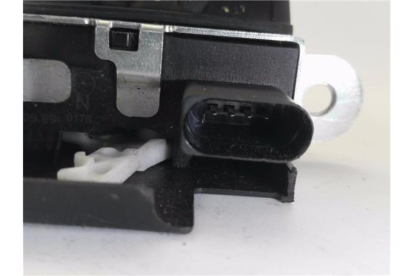 Recambio de cerradura porton para volkswagen golf vi (5k1) 1.4 advance referencia OEM IAM 5K0827505A  