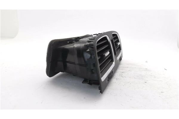 Recambio de rejilla entrada de aire para volkswagen golf vi (5k1) 1.6 advance referencia OEM IAM 5K0819728 5K0815735 