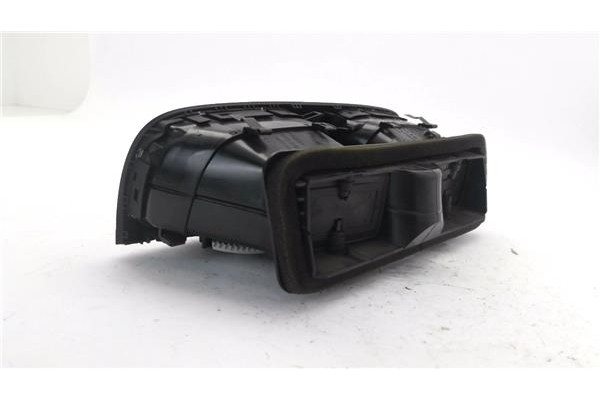 Recambio de rejilla entrada de aire para volkswagen golf vi (5k1) 1.6 advance referencia OEM IAM 5K0819728 5K0815735 