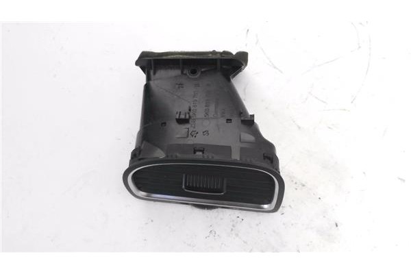 Recambio de rejilla entrada de aire para volkswagen golf vi (5k1) 1.6 advance referencia OEM IAM 5K0819710D 5K0819704K 