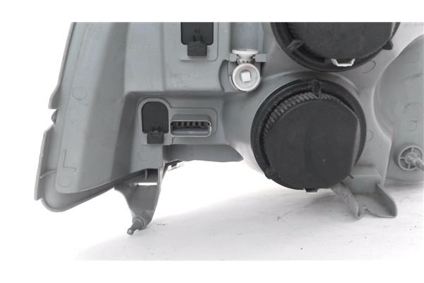 Recambio de faro delantero izquierdo para renault master iii furgón (hd, fd) 3.0 dci 140 (hd0s, fd0s, hd1s) referencia OEM IAM 0