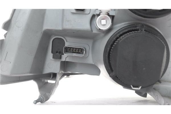Recambio de faro delantero izquierdo para renault master iii furgón (hd, fd) 3.0 dci 140 (hd0s, fd0s, hd1s) referencia OEM IAM 0
