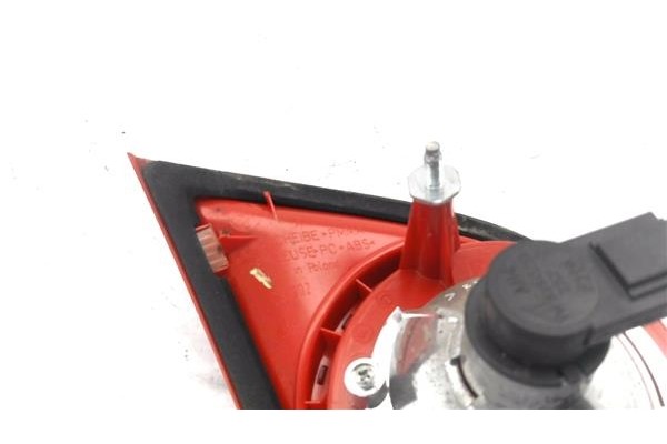Recambio de piloto interior derecho para volkswagen golf v (1k1) 2.0 gti referencia OEM IAM 1K6945094E  