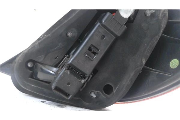 Recambio de piloto trasero izquierdo para mercedes-benz clase c (bm 203) sportcoupe 2.2 c 220 cdi (la) (203.708) referencia OEM 