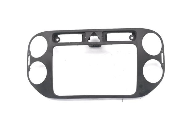 Recambio de embellecedor consola central para volkswagen golf v plus (5m1) 2.0 tdi 16v referencia OEM IAM 5M0858071J  