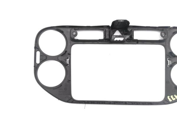Recambio de embellecedor consola central para volkswagen golf v plus (5m1) 2.0 tdi 16v referencia OEM IAM 5M0858071J  