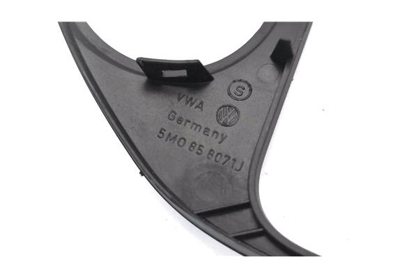 Recambio de embellecedor consola central para volkswagen golf v plus (5m1) 2.0 tdi 16v referencia OEM IAM 5M0858071J  