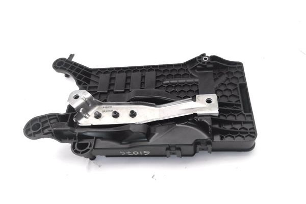 Recambio de soporte bateria para seat ibiza (kj1) 1.0 fr referencia OEM IAM 2821005  
