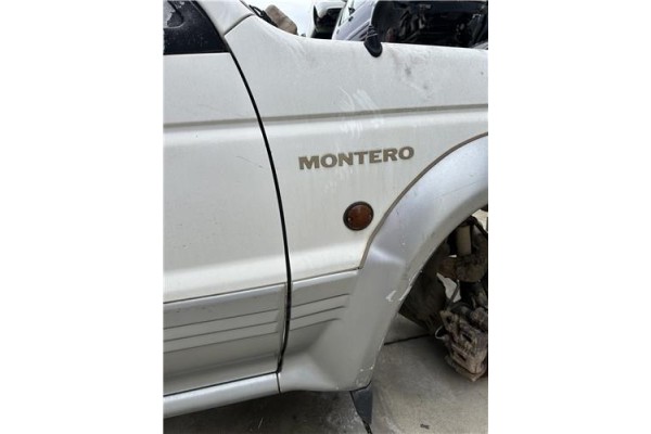 Recambio de aleta delantero derecha para mitsubishi montero (v20/v40) 2.8 d a las 4 ruedas (v46w, v26w) referencia OEM IAM MB835