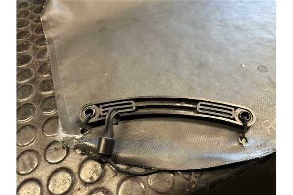 Recambio de bandeja trasero para volvo c30 1.6 d referencia OEM IAM 30673153  