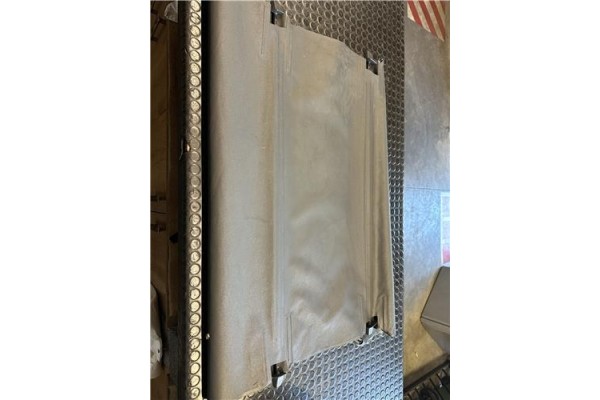 Recambio de bandeja trasero para volvo c30 1.6 d referencia OEM IAM 30673153  