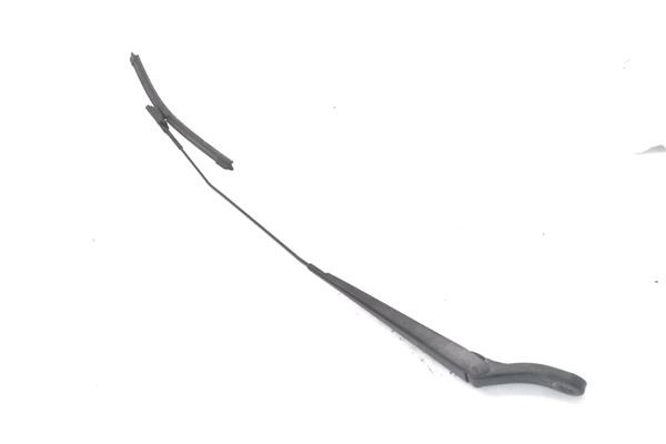 Recambio de brazo limpiaparabrisas delantero derecho para peugeot partner tepee 1.6 premium referencia OEM IAM 9682974780  