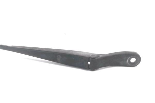 Recambio de brazo limpiaparabrisas delantero derecho para peugeot partner tepee 1.6 premium referencia OEM IAM 9682974780  