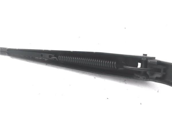Recambio de brazo limpiaparabrisas delantero derecho para peugeot partner tepee 1.6 premium referencia OEM IAM 9682974780  