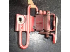 BISAGRA INF. PUERTA DELANTERO DERECHA 