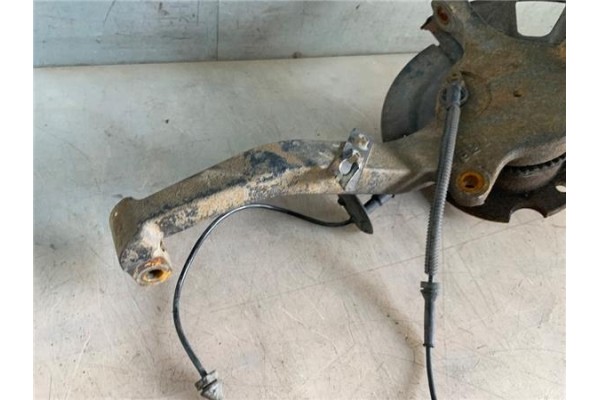 Recambio de mangueta delantero derecha para ssangyong rodius 2.7 270 xdi referencia OEM IAM   