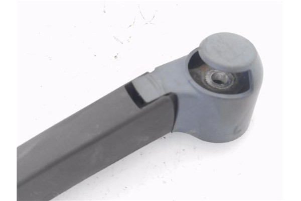 Recambio de brazo limpiaparabrisas trasero para volkswagen golf v (1k1) 2.0 gti referencia OEM IAM   