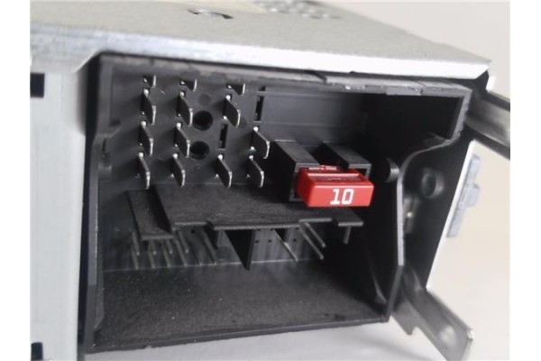 Recambio de autoradio para seat ibiza berlina (6j5) 1.4 referencia OEM IAM 6J1035153F  