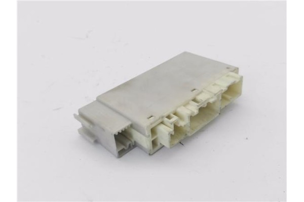 Recambio de caja fusibles/rele para toyota prius (zvw30) 1.8 hybrid referencia OEM IAM 8264147040 72818695 