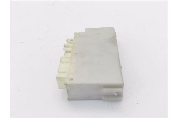 Recambio de caja fusibles/rele para toyota prius (zvw30) 1.8 hybrid referencia OEM IAM 8264147040 72818695 