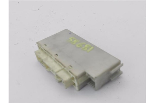 Recambio de caja fusibles/rele para toyota prius (zvw30) 1.8 hybrid referencia OEM IAM 8264147040 72818695 