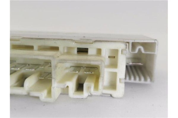 Recambio de caja fusibles/rele para toyota prius (zvw30) 1.8 hybrid referencia OEM IAM 8264147040 72818695 