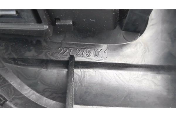 Recambio de consola para citroen jumpy furgón 1.6 confort m referencia OEM IAM 98120819ZD 227275011 