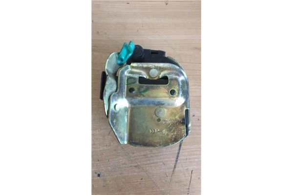 Recambio de cierre electromagnetico trasero derecho para chrysler voyager gs 2.4 referencia OEM IAM   