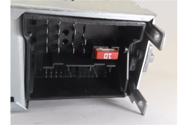 Recambio de autoradio para seat ibiza berlina (6j5) 1.2 referencia OEM IAM 6J1035153F  
