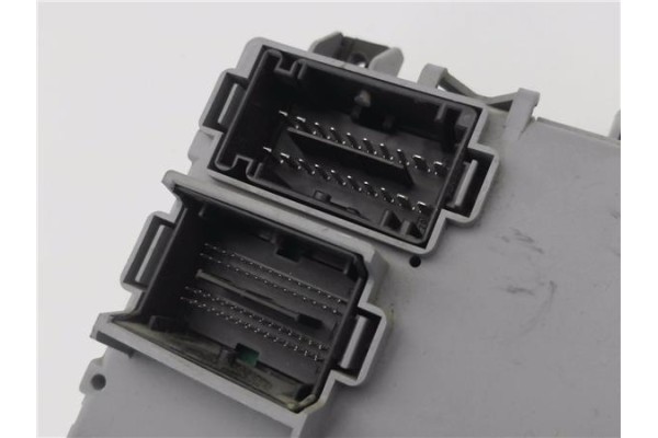 Recambio de caja fusibles/rele para peugeot bipper 1.4 básico referencia OEM IAM 01358812080  